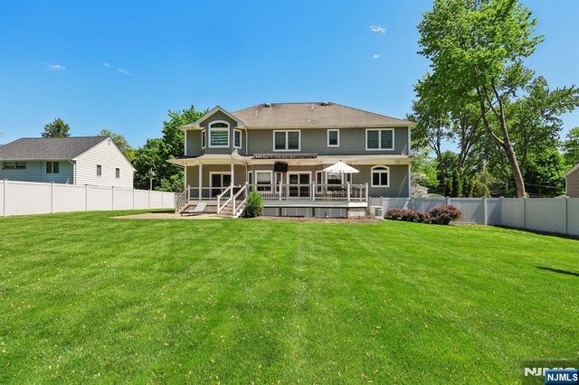 72 4th Street, Park Ridge, NJ 07656