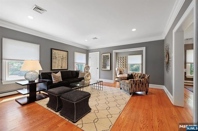 72 4th Street, Park Ridge, NJ 07656