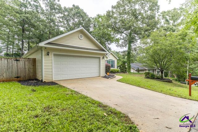 100 Crestwood Circle, Centerville, GA 31028