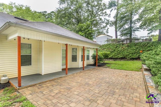 100 Crestwood Circle, Centerville, GA 31028
