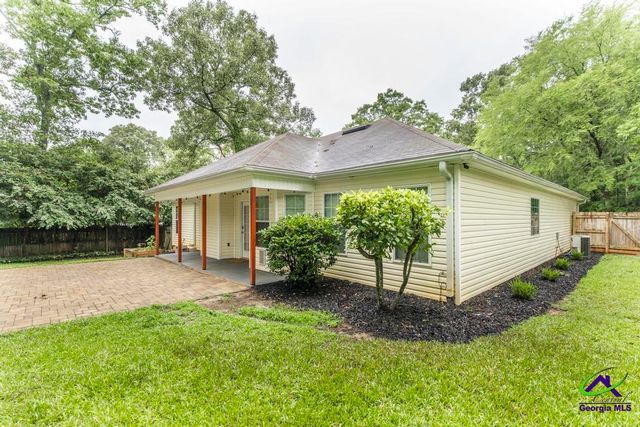 100 Crestwood Circle, Centerville, GA 31028