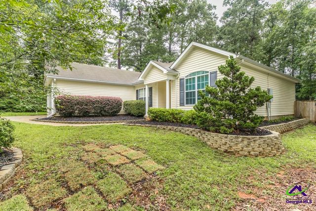 100 Crestwood Circle, Centerville, GA 31028
