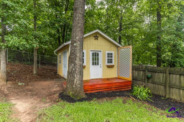 100 Crestwood Circle, Centerville, GA 31028