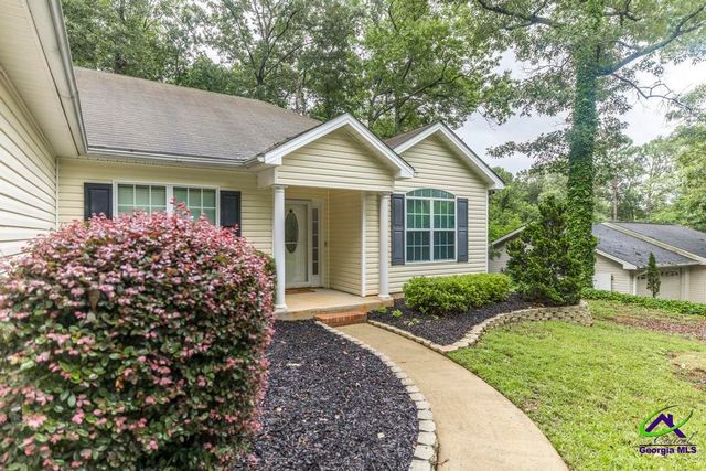 100 Crestwood Circle, Centerville, GA 31028