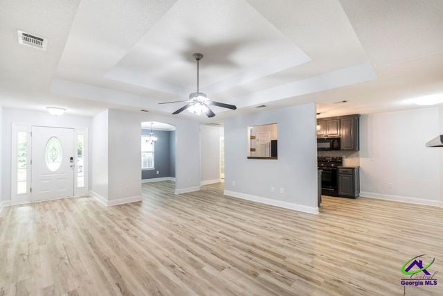 100 Crestwood Circle, Centerville, GA 31028