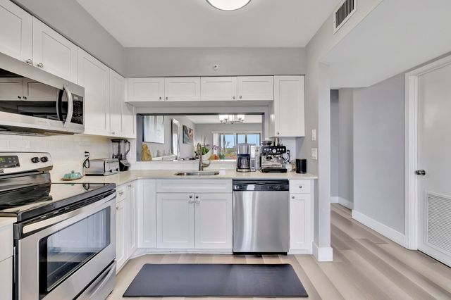 2200 S Cypress Bend Drive S 702, Pompano Beach, FL 33069