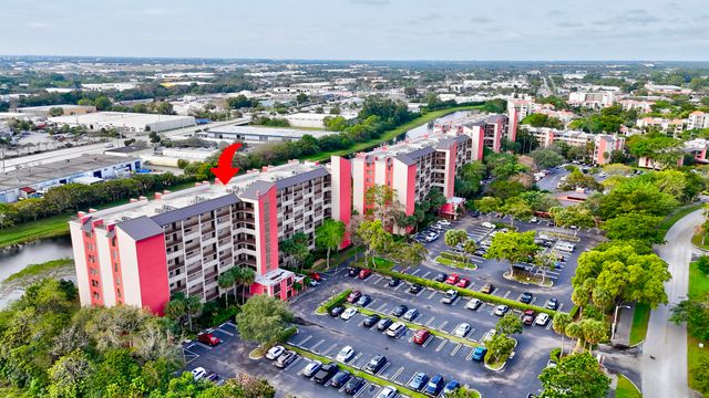 2200 S Cypress Bend Drive S 702, Pompano Beach, FL 33069