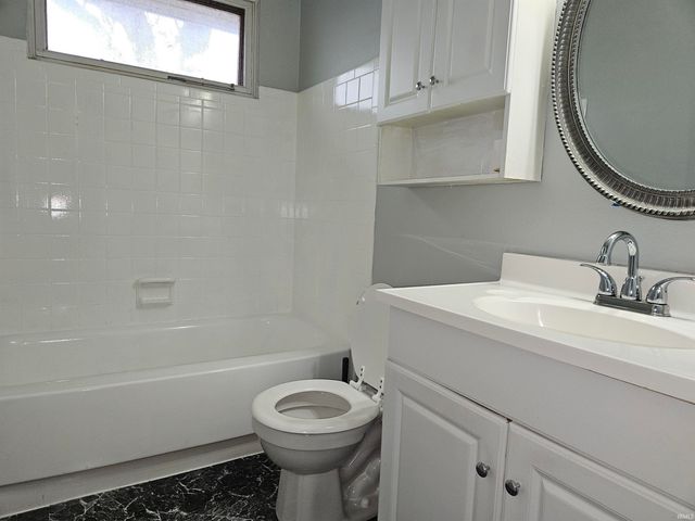 19312 Haviland Drive, South Bend, IN 46637