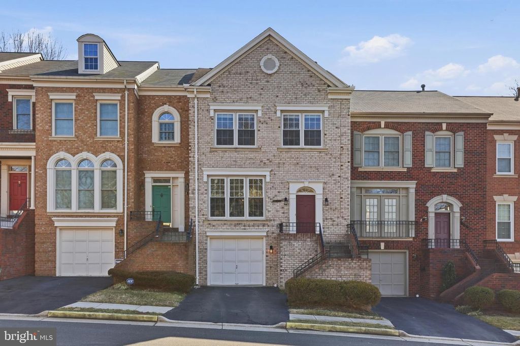 8027 TANWORTH CT, Springfield, VA 22152