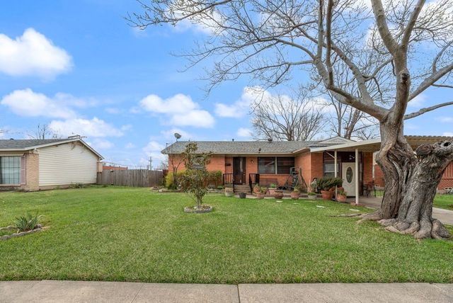 106 W Vista Drive, Garland, TX 75041