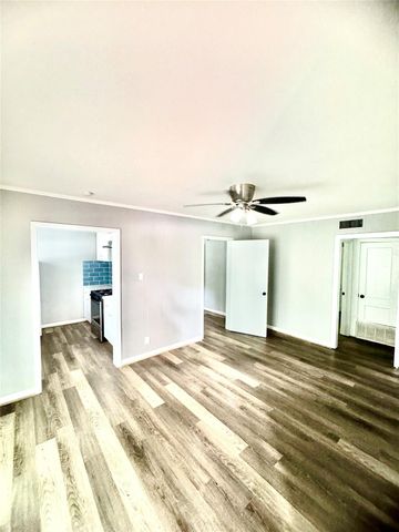 2324 Cedar Drive, La Marque, TX 77568