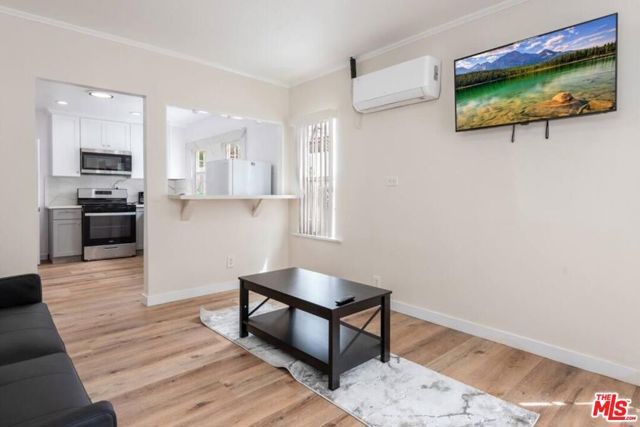 1165 W 38th Street, Los Angeles, CA 90037