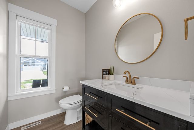 1601 Heartland St, Fairfax, IA 52888