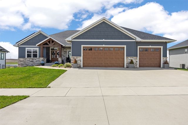 1601 Heartland St, Fairfax, IA 52888