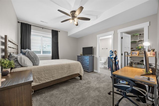 1601 Heartland St, Fairfax, IA 52888