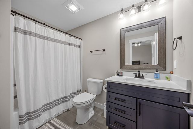 1601 Heartland St, Fairfax, IA 52888