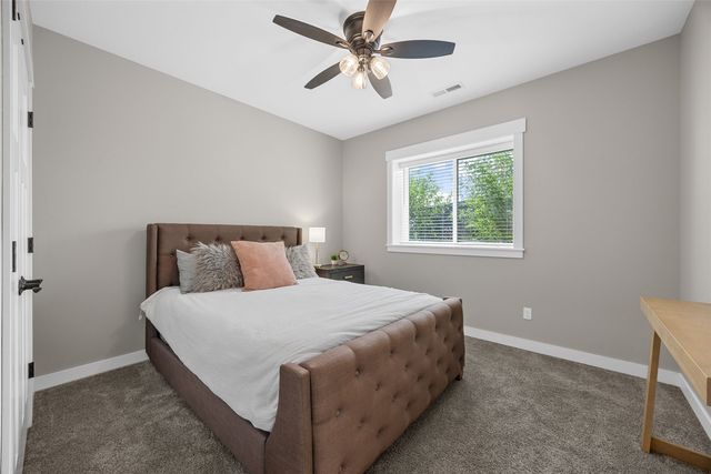 1601 Heartland St, Fairfax, IA 52888