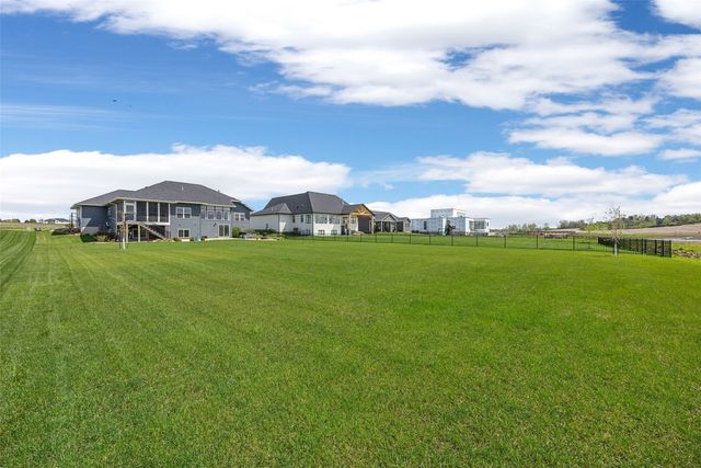 1601 Heartland St, Fairfax, IA 52888