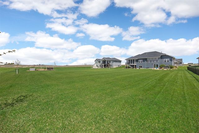1601 Heartland St, Fairfax, IA 52888