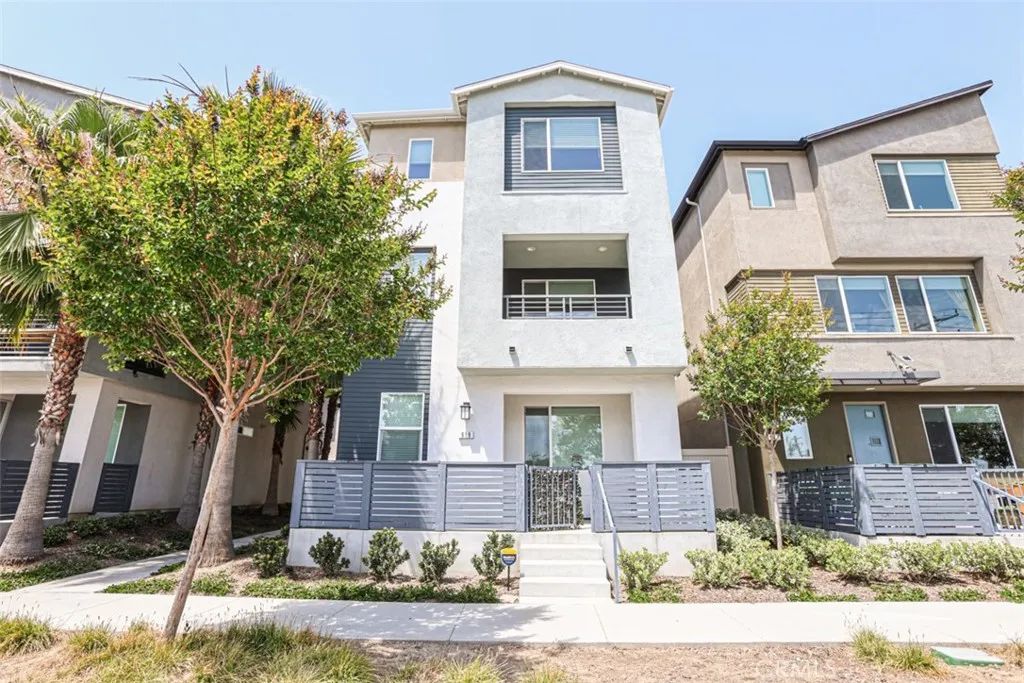 919 E 2nd, Santa Ana, CA 92701