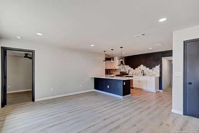 227 Burwood, San Antonio, TX 78213