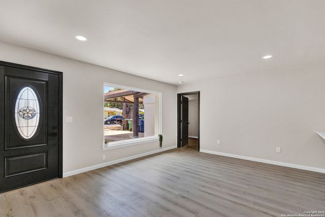 227 Burwood, San Antonio, TX 78213