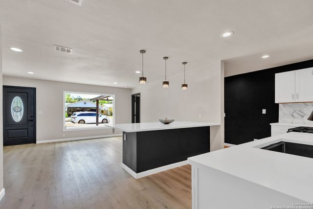 227 Burwood, San Antonio, TX 78213