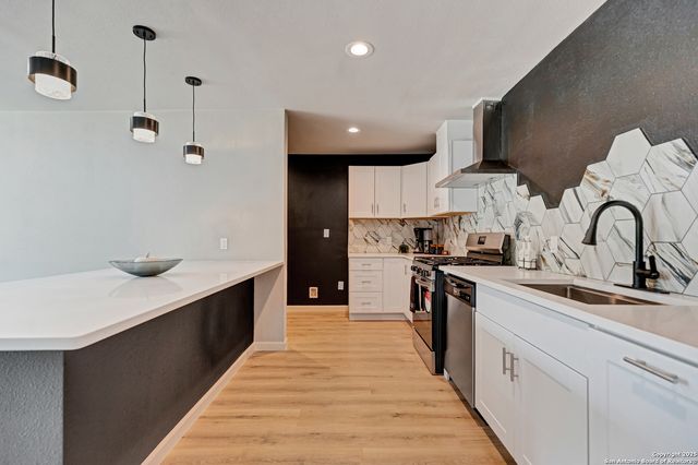 227 Burwood, San Antonio, TX 78213