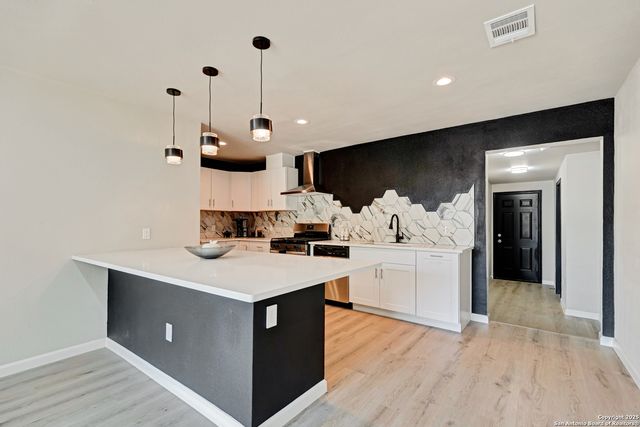 227 Burwood, San Antonio, TX 78213