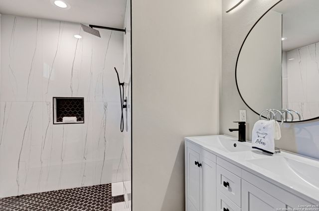 227 Burwood, San Antonio, TX 78213