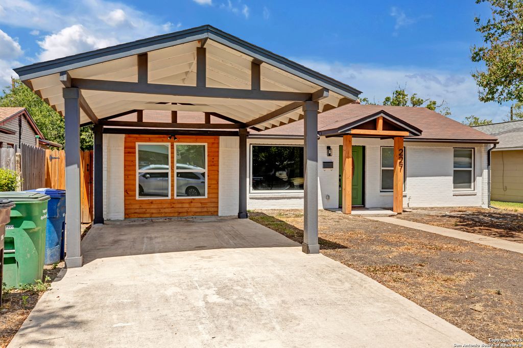 227 Burwood, San Antonio, TX 78213