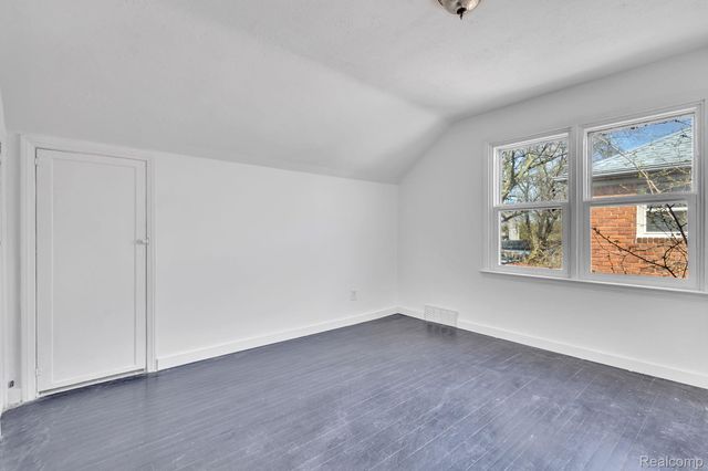 5903 Somerset Avenue, Detroit, MI 48224