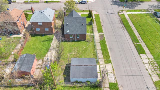 5903 Somerset Avenue, Detroit, MI 48224