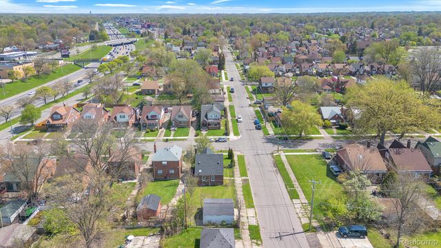 5903 Somerset Avenue, Detroit, MI 48224