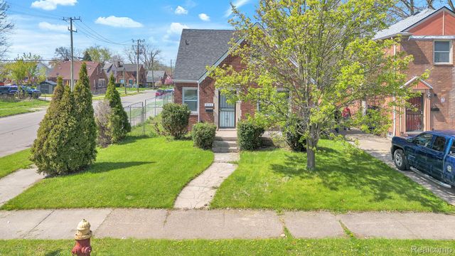 5903 Somerset Avenue, Detroit, MI 48224