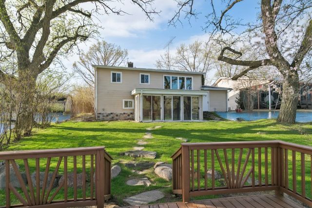 3312 W Lake Shore Drive, Wonder Lake, IL 60097
