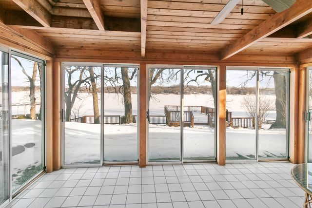 3312 W Lake Shore Drive, Wonder Lake, IL 60097