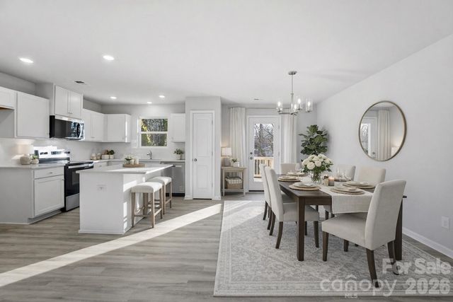 1201 Suncrest Avenue, Statesville, NC 28677