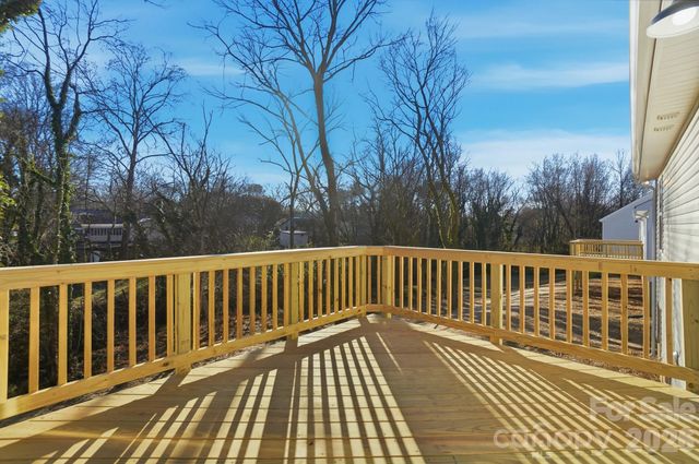 1201 Suncrest Avenue, Statesville, NC 28677