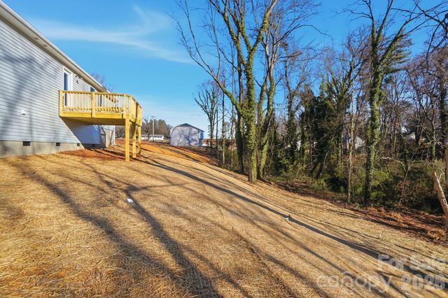 1201 Suncrest Avenue, Statesville, NC 28677