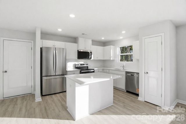 1201 Suncrest Avenue, Statesville, NC 28677