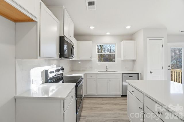 1201 Suncrest Avenue, Statesville, NC 28677