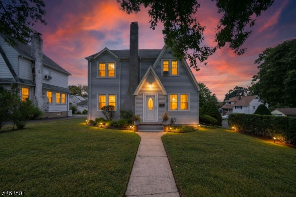 88 Lindbergh Blvd, Teaneck Twp., NJ 07666 — exterior