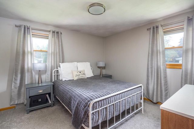 2515 S GREENVIEW STREET, Appleton, WI 54915