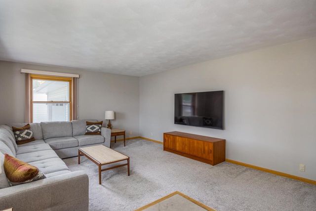 2515 S GREENVIEW STREET, Appleton, WI 54915