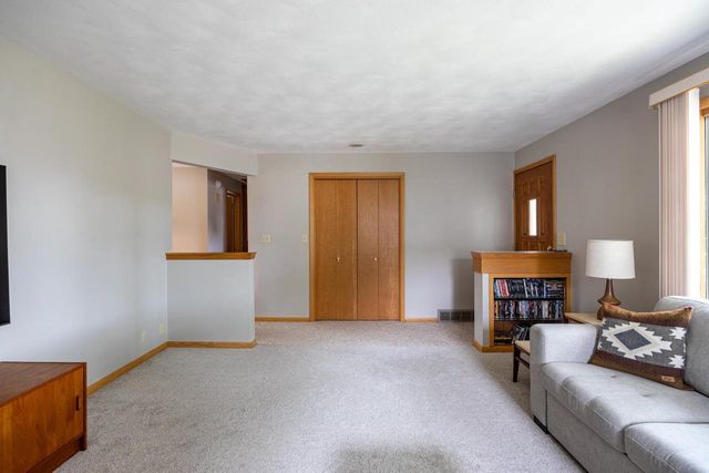 2515 S GREENVIEW STREET, Appleton, WI 54915
