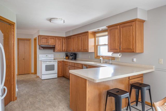 2515 S GREENVIEW STREET, Appleton, WI 54915