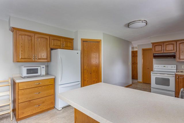 2515 S GREENVIEW STREET, Appleton, WI 54915