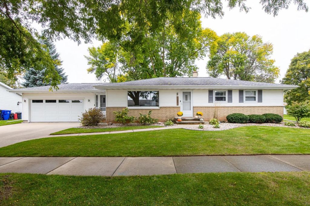 2515 S GREENVIEW STREET, Appleton, WI 54915