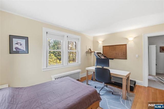 69 Sussex Road, Tenafly, NJ 07670